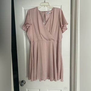 Express— blush mini dress. Only worn a few times, no wear noticeable.